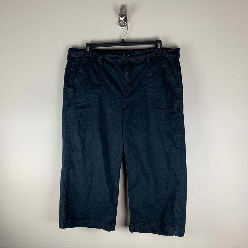 Torrid Black Wide Leg Cargo Capri Pants size 22